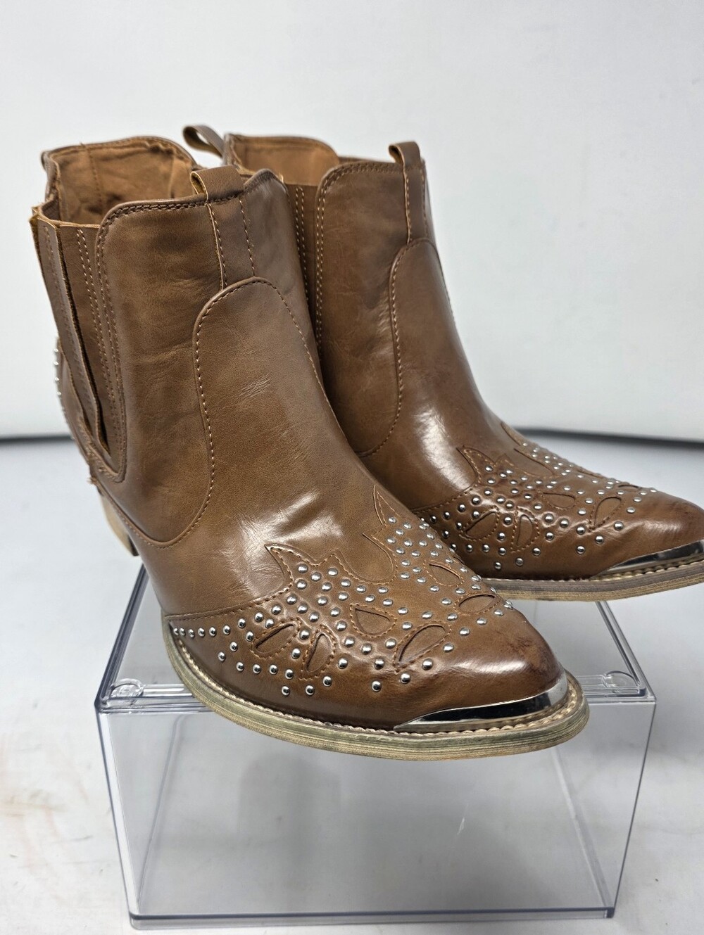 Yoki Women's Western Booties Size 8 Br Cowgirl Studded Block Heel Pointed Toe